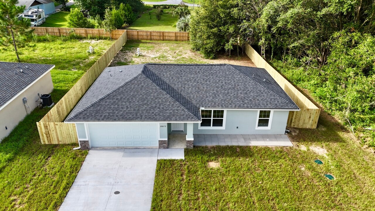 20072 SW Marine Blvd in Dunnellon, FL - Building Photo