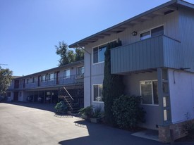 415 Del Medio Ave in Mountain View, CA - Foto de edificio - Building Photo