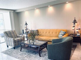 3800 Oaks Clubhouse Dr in Pompano Beach, FL - Building Photo