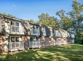 Brookview Court Apartments in Rotterdam, NY - Building Photo