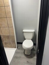 409 Clayton St, Unit 1 in Rivesville, WV - Foto de edificio - Building Photo