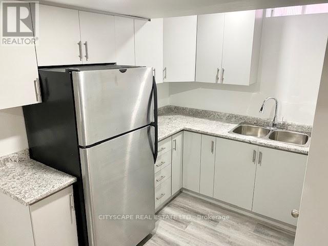 6421 Donway Dr in Mississauga, ON - Building Photo - Building Photo