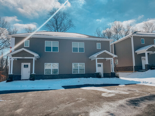 Williams Crossing Townhomes in Jeffersonville, IN - Building Photo - Building Photo