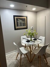 425 W Beech St, Unit 206 in San Diego, CA - Foto de edificio - Building Photo