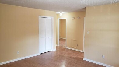 11828 E Gateway Dr SE in Huntsville, AL - Building Photo - Building Photo