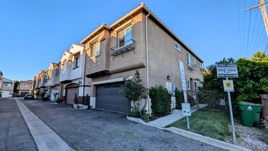 7600 N Courage Way in Van Nuys, CA - Foto de edificio - Building Photo