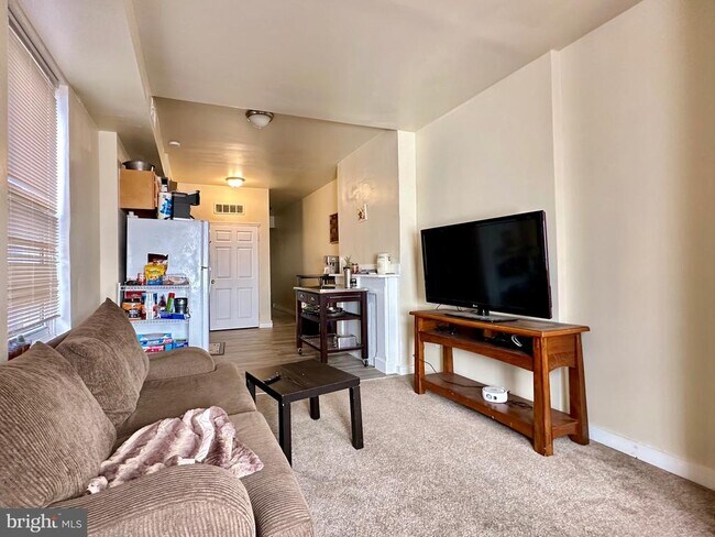 property at 1429 W Norris St