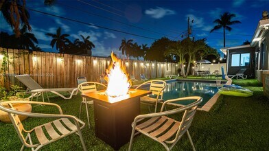 1024 NE 4th St in Hallandale Beach, FL - Building Photo - Building Photo
