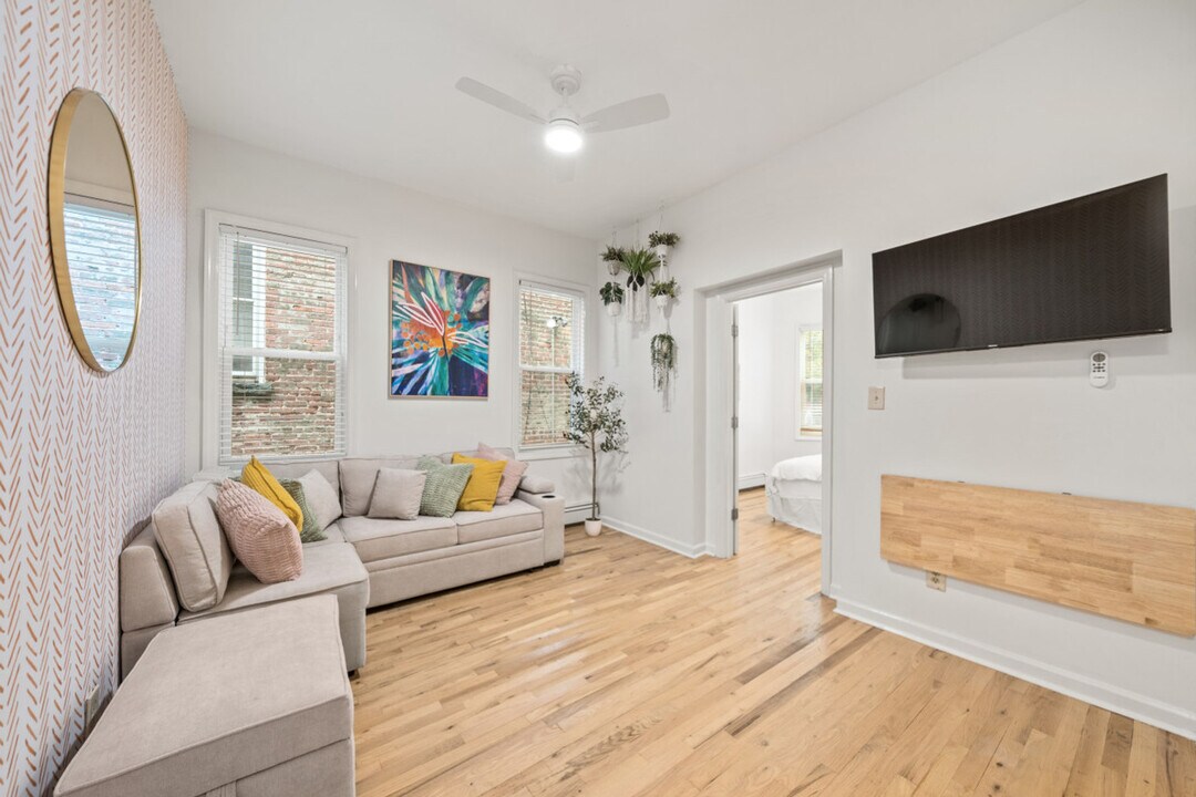 352 Princeton Ave in Jersey City, NJ - Building Photo