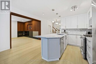 42 Cotswold Crescent in Toronto, ON - Building Photo - Building Photo