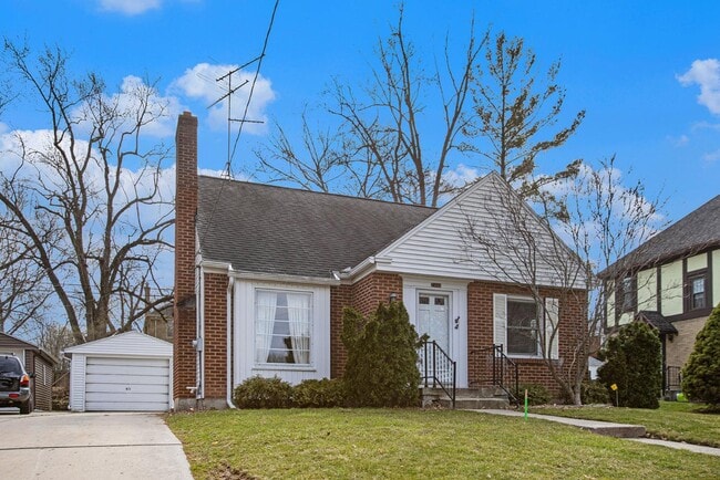 property at 2444 Richards Dr SE