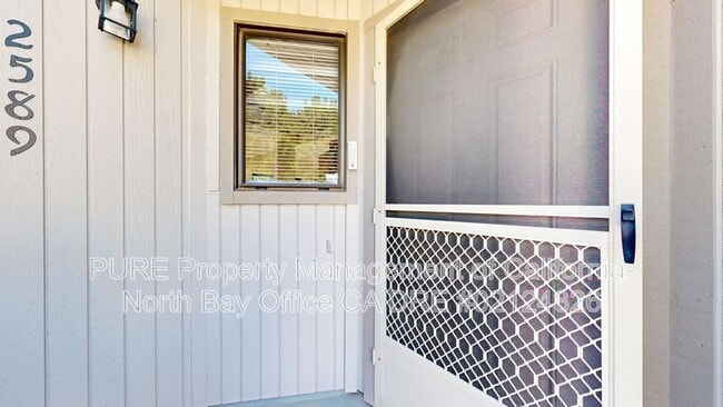 2589 Westberry Dr in Santa Rosa, CA - Building Photo - Building Photo