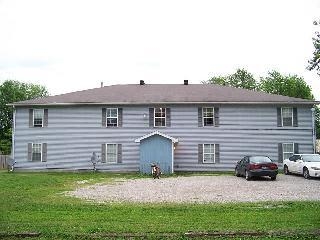 324 Hickory St in Carlinville, IL - Building Photo - Building Photo