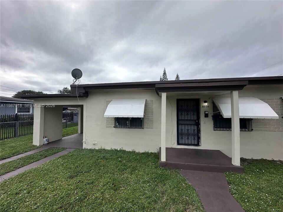 1500 NW 53rd St in Miami, FL - Building Photo