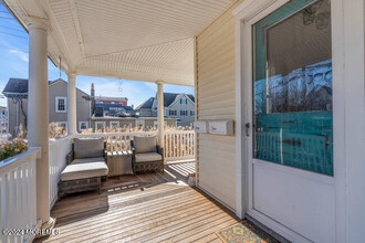 55 Main St in Manasquan, NJ - Foto de edificio - Building Photo