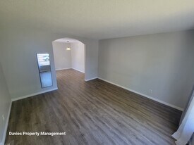 12012-12088 88 St in Edmonton, AB - Building Photo