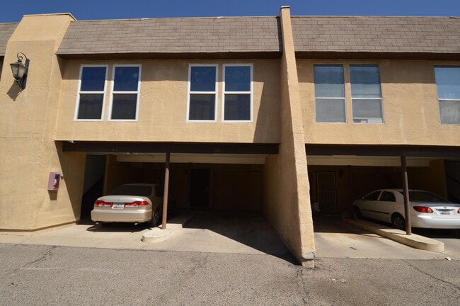 property at 1620 N Wilmot Rd