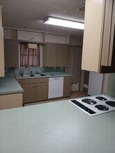 107 SW 10th St in Seminole, TX - Building Photo - Building Photo