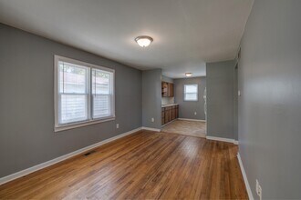 20340 E 8 Mile Rd in Harper Woods, MI - Building Photo - Building Photo