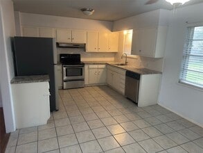 1824 Northcrest Dr in Waco, TX - Foto de edificio - Building Photo