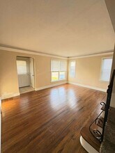 3019 Heresford Dr in Parma, OH - Building Photo - Building Photo