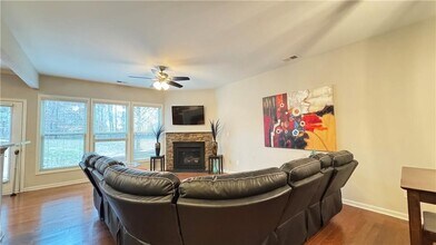 2160 Greencrest Cir in Alpharetta, GA - Building Photo - Building Photo