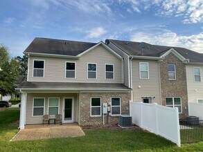 4602 Craigmoss Ln in Charlotte, NC - Building Photo - Building Photo