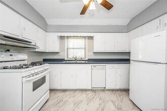 440 Columbus Ave in Harrison, NY - Building Photo - Building Photo