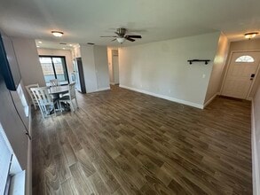 27731 Arroyal Rd in Bonita Springs, FL - Foto de edificio - Building Photo