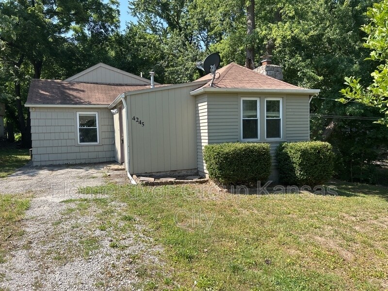 4245 Lathrop Ave Photo