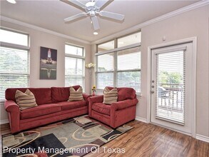 305 E 31st St-Unit -Unit 8 in Austin, TX - Building Photo - Building Photo