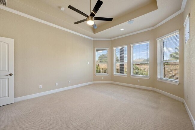 213 Southern Cross Dr in Austin, TX - Foto de edificio - Building Photo