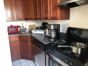 87 Sheridan St in Boston, MA - Foto de edificio - Building Photo