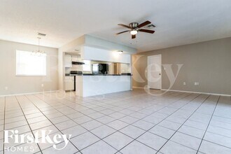 7704 Riverdale Dr in New Port Richey, FL - Foto de edificio - Building Photo