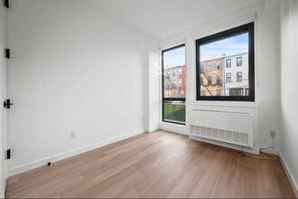 658 Madison St in Brooklyn, NY - Building Photo - Building Photo