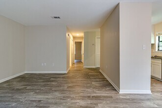 1306 Keturah St, Unit 1306 in Niceville, FL - Foto de edificio - Building Photo