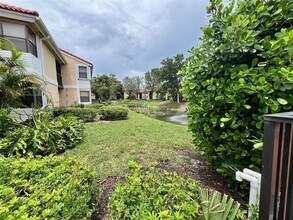 5861 Riverside Dr in Coral Springs, FL - Foto de edificio - Building Photo