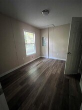 113 W Mulberry Ave in Wharton, TX - Building Photo - Building Photo