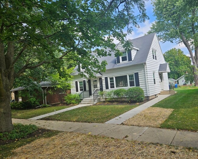 521 Anderson Blvd