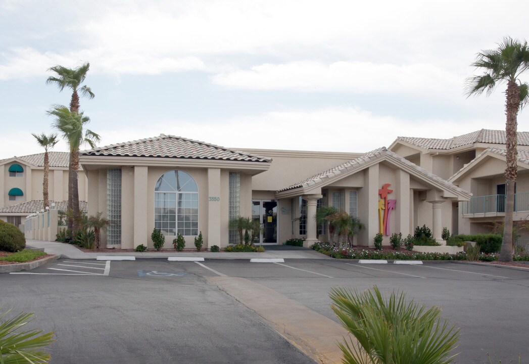 South Bay Condominiums in Laughlin, NV - Foto de edificio