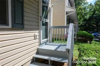 6 Azalea Rd in Asheville, NC - Building Photo - Building Photo