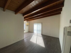 3728 S Bentley Ave, Unit 4 in Los Angeles, CA - Building Photo - Building Photo