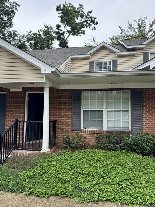 241 Dixie Dr in Tallahassee, FL - Building Photo