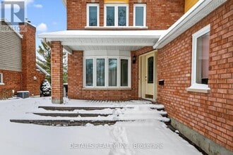 41 Weslock Way in Ottawa, ON - Building Photo - Building Photo