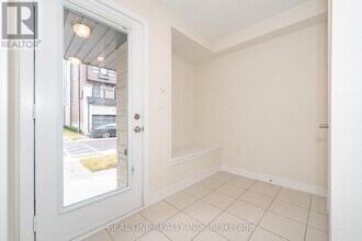 28 Credit Ln in Richmond Hill, ON - Building Photo - Building Photo
