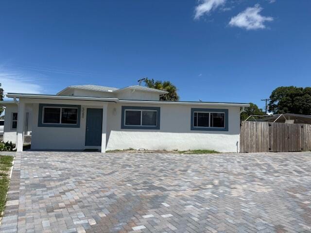 5580 Honeysuckle Dr in West Palm Beach, FL - Foto de edificio - Building Photo