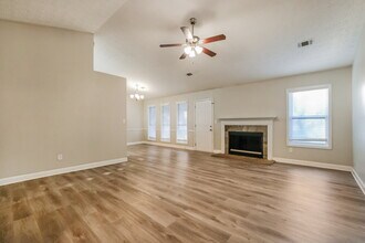 5815 Mistyview Dr in Rex, GA - Building Photo - Building Photo