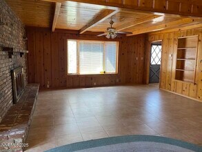 324 E Queen Way in Sparks, NV - Building Photo - Building Photo