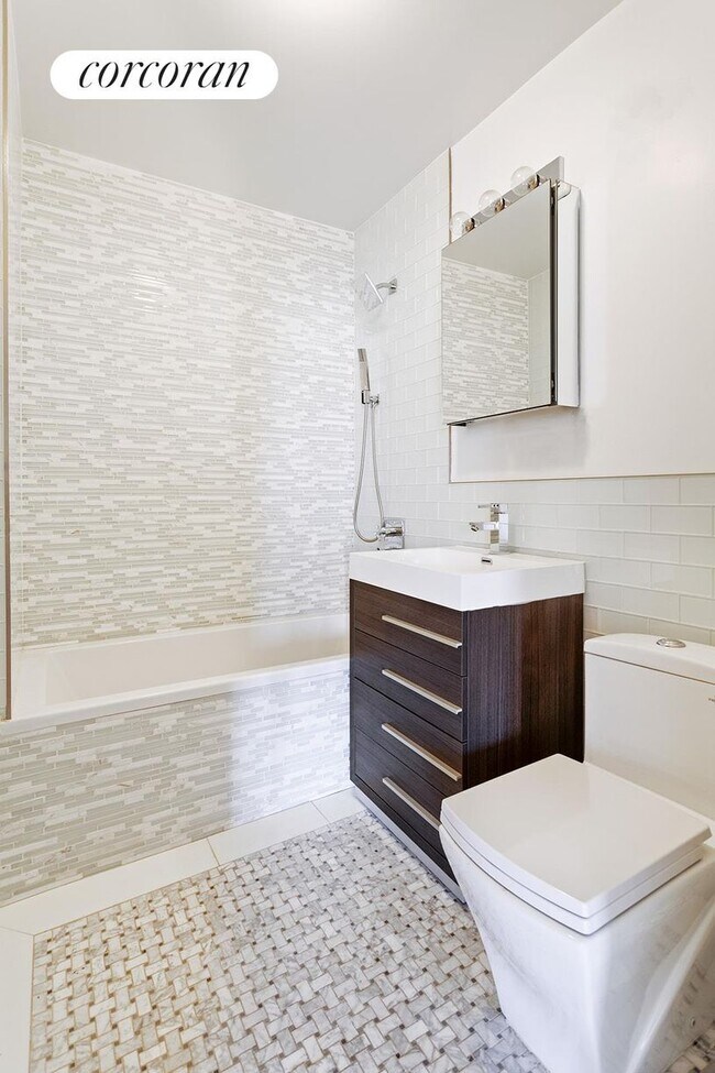 2066 5th Ave in New York, NY - Building Photo - Building Photo