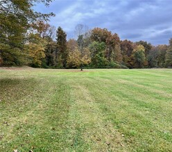 36 Rossway Rd in Pleasant Valley, NY - Building Photo - Building Photo